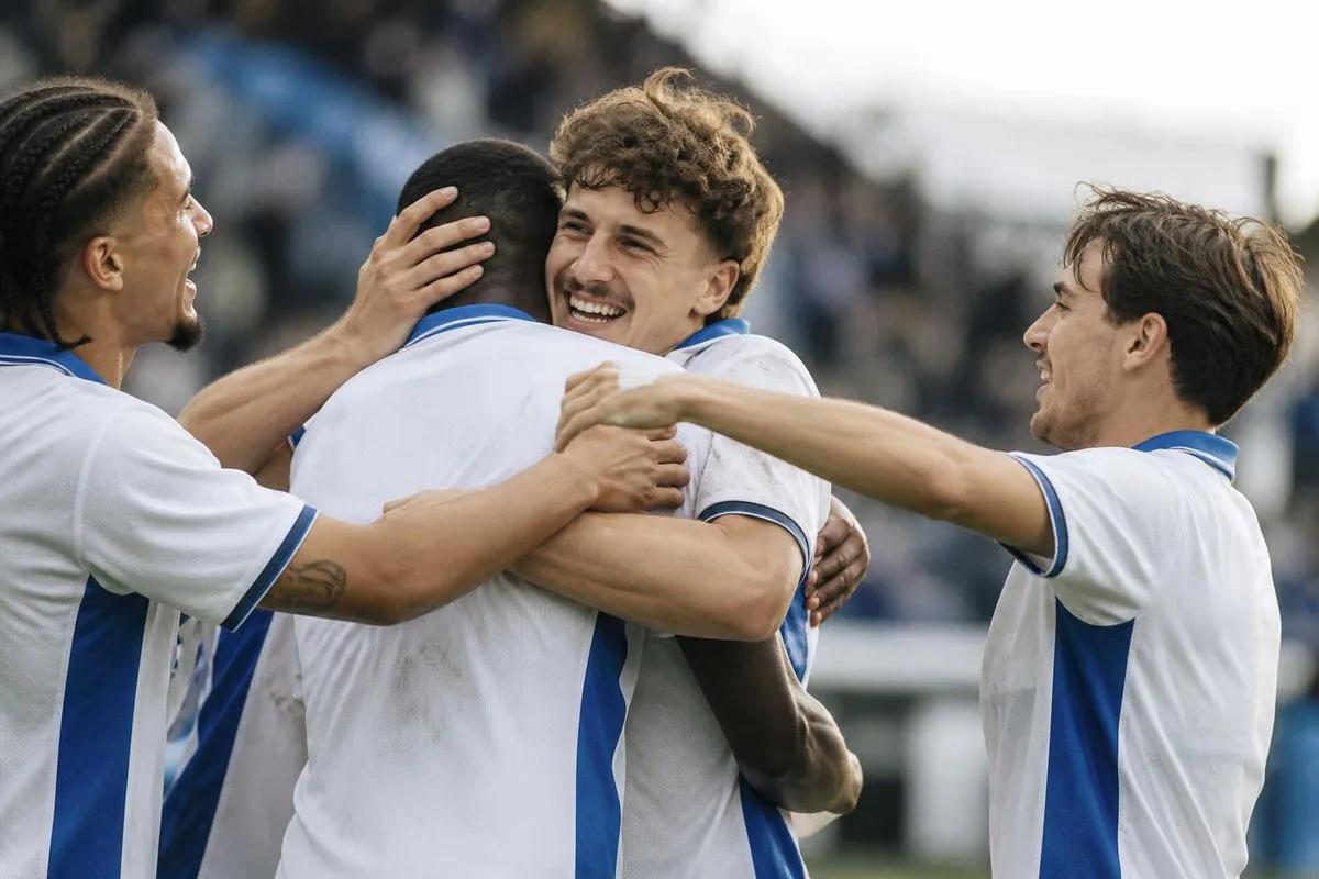 Lausanne Sport players celebrating a goal on the pitch