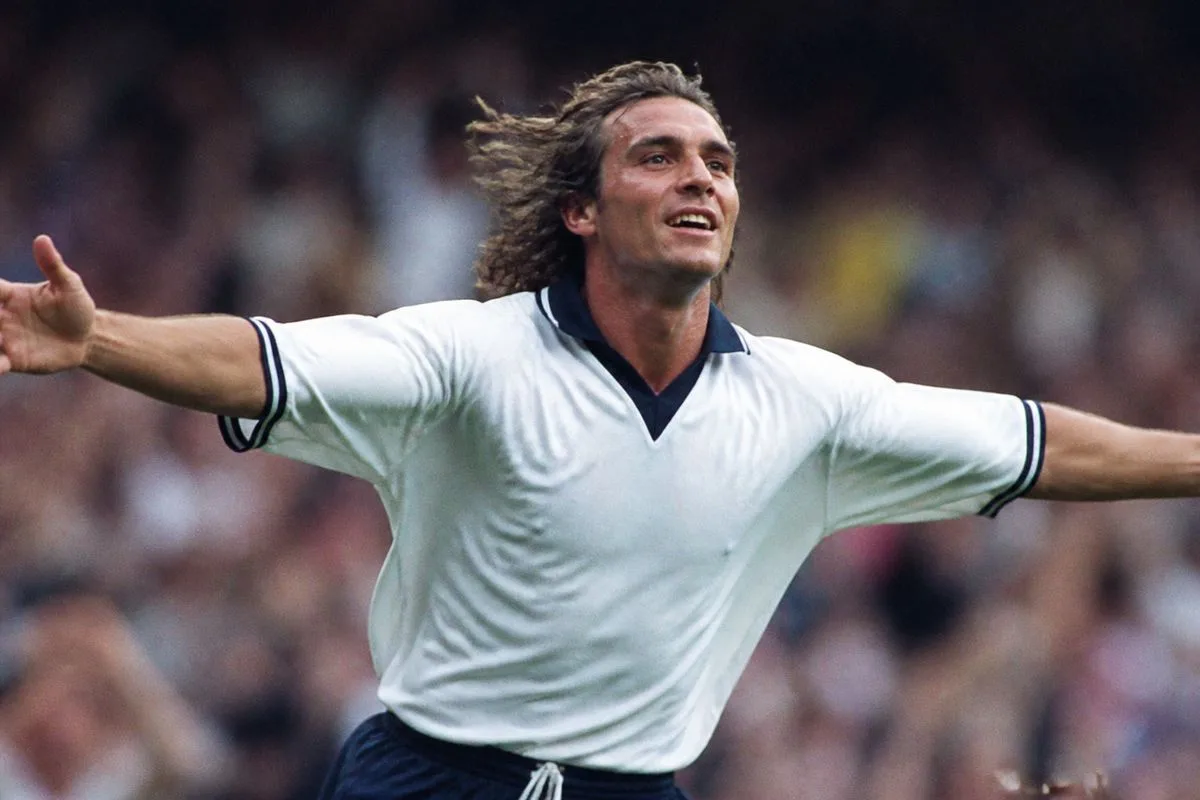 David Ginola celebrating after scoring for Tottenham Hotspur